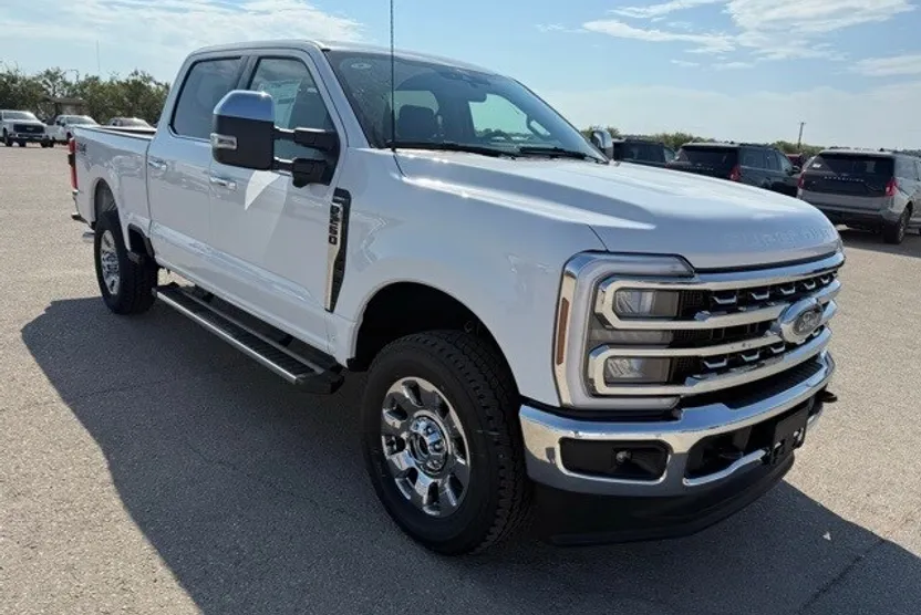 2026 Ford F-250 Lariat photo 1