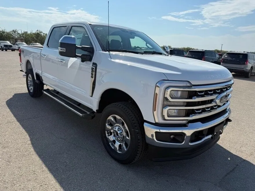 2026 Ford F-250 Lariat photo 1