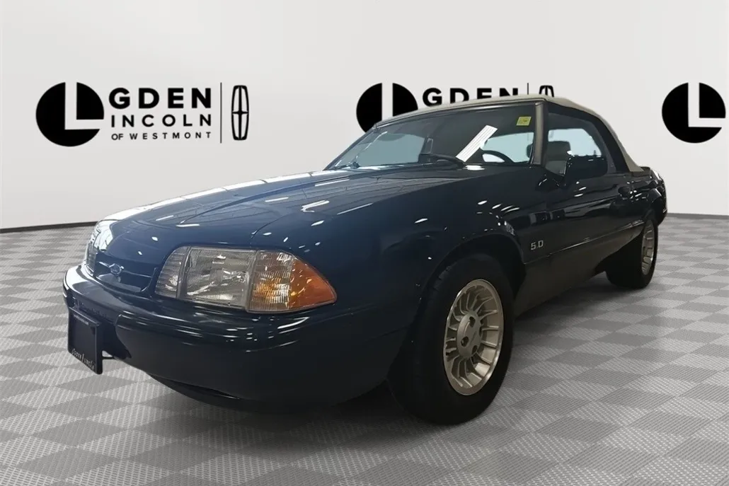 1990 Ford Mustang LX Convertible photo 1