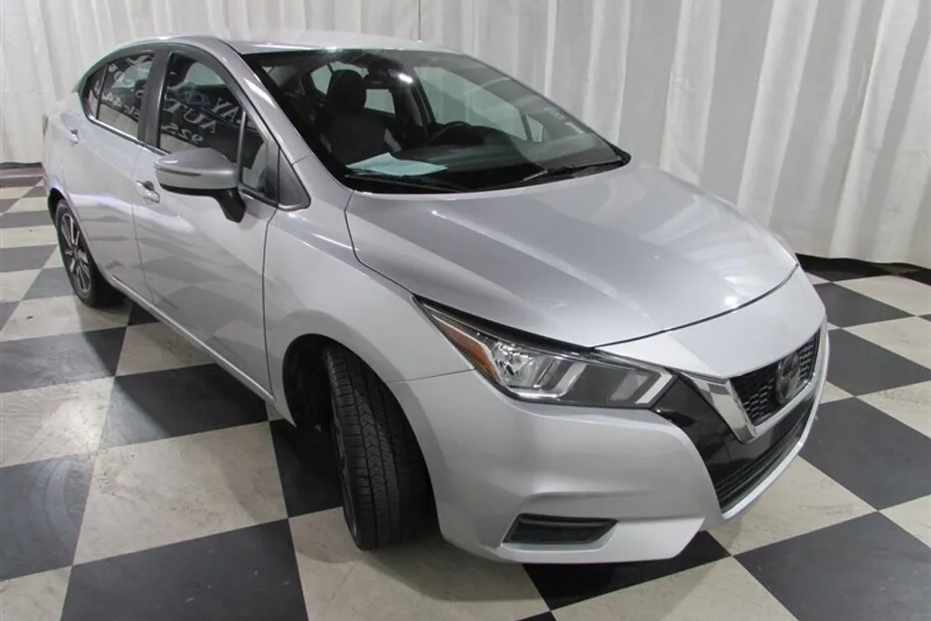 2021 Nissan Versa SV photo 1