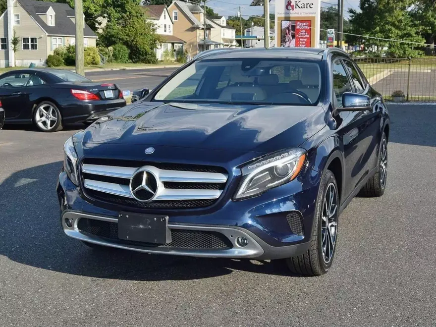 2017 Mercedes Benz GLA 250 4MATIC photo 1