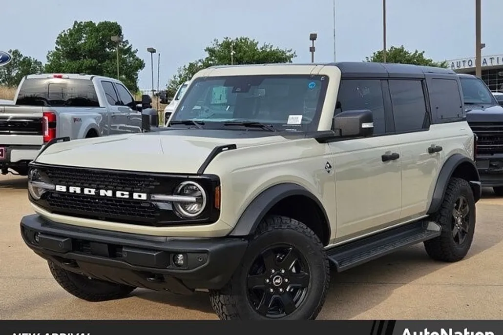 2025 Ford Bronco Outer Banks photo 1