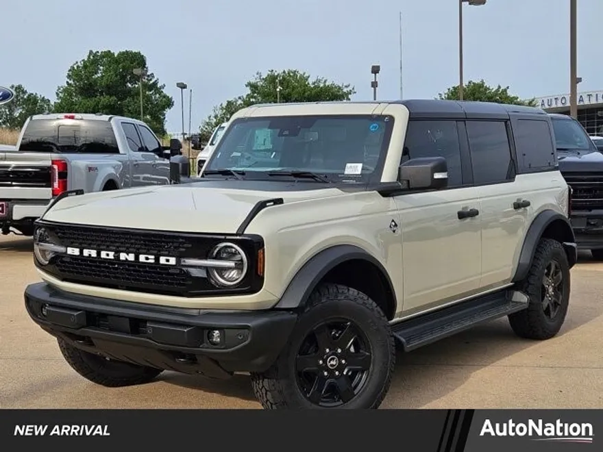 2025 Ford Bronco Outer Banks photo 1