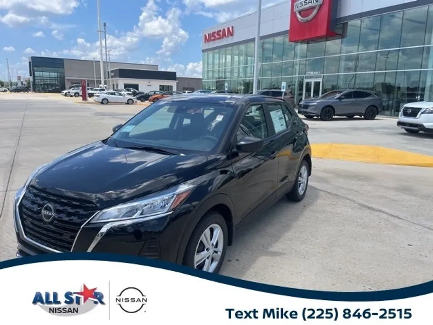 2025 Nissan Kicks Play S photo 1