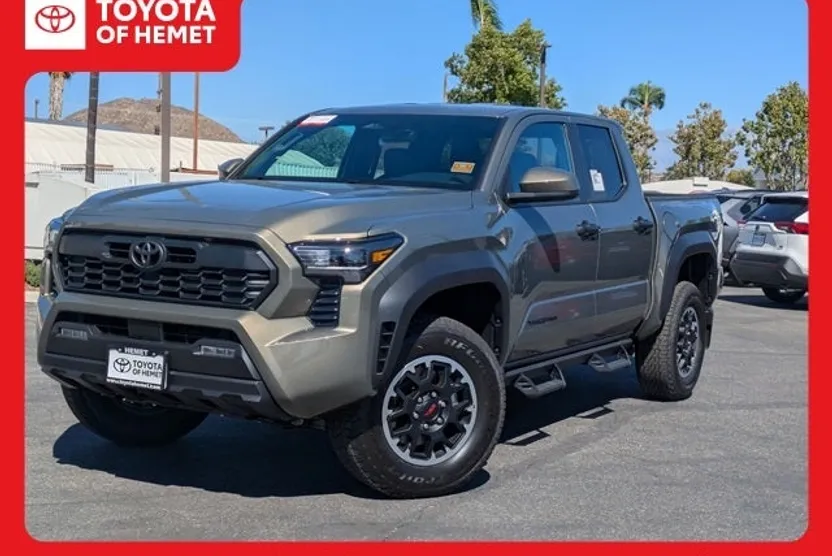 2025 Toyota Tacoma TRD Off-Road photo 1