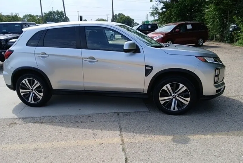 2023 Mitsubishi Outlander Sport ES LE SE photo 1