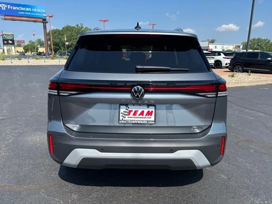 2025 Volkswagen Tiguan SE photo 1