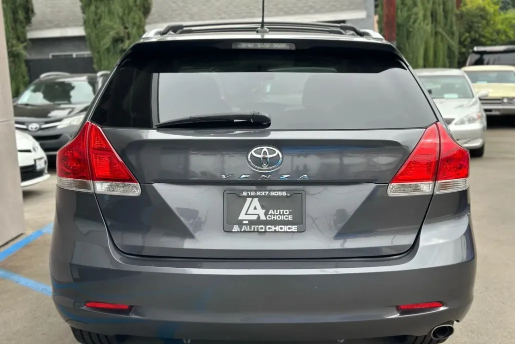 2011 Toyota Venza photo 1