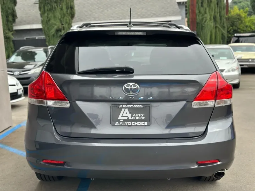 2011 Toyota Venza photo 1
