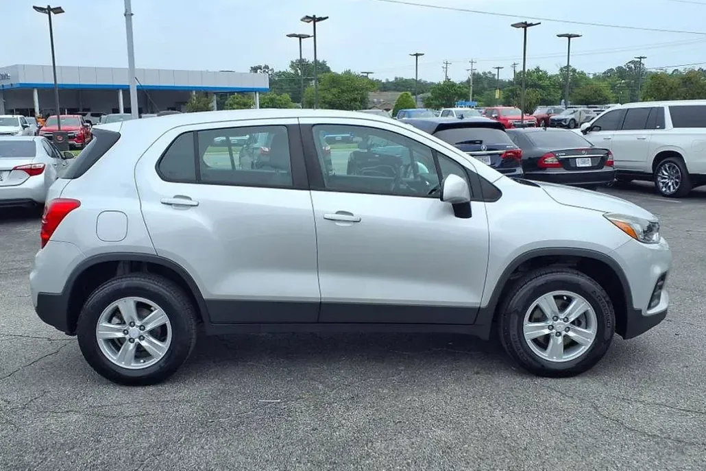 2018 Chevrolet Trax LS photo 1