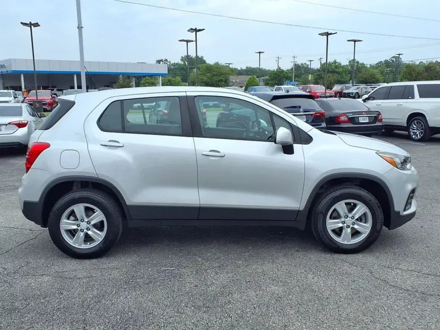 2018 Chevrolet Trax LS photo 1