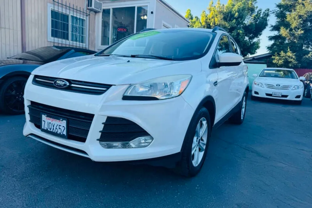 2015 Ford Escape SE photo 1
