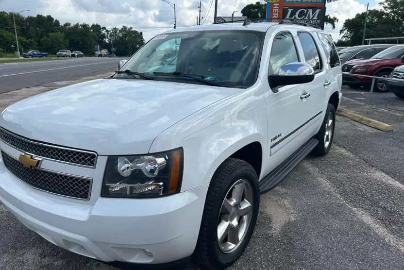 2014 Chevrolet Tahoe LTZ photo 1