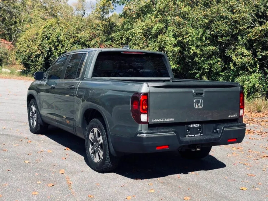 2017 Honda Ridgeline RTL-T photo 1