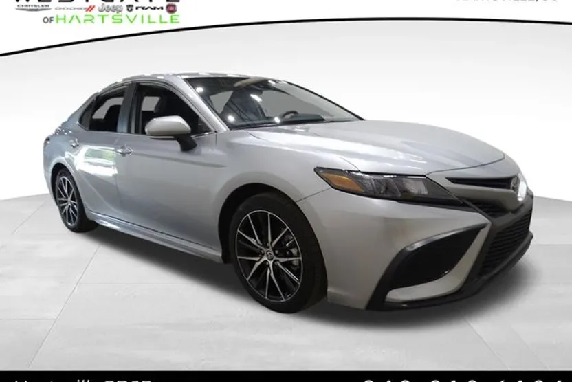 2023 Toyota Camry SE photo 1
