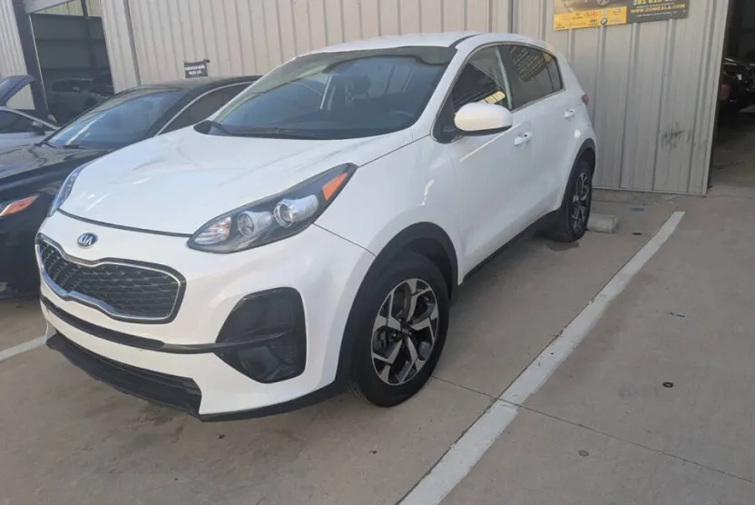 2020 Kia Sportage LX photo 1