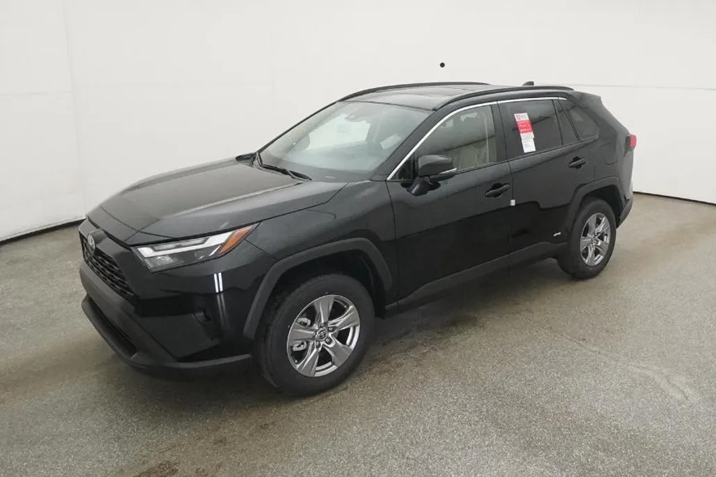 2025 Toyota RAV4 Hybrid XLE photo 1
