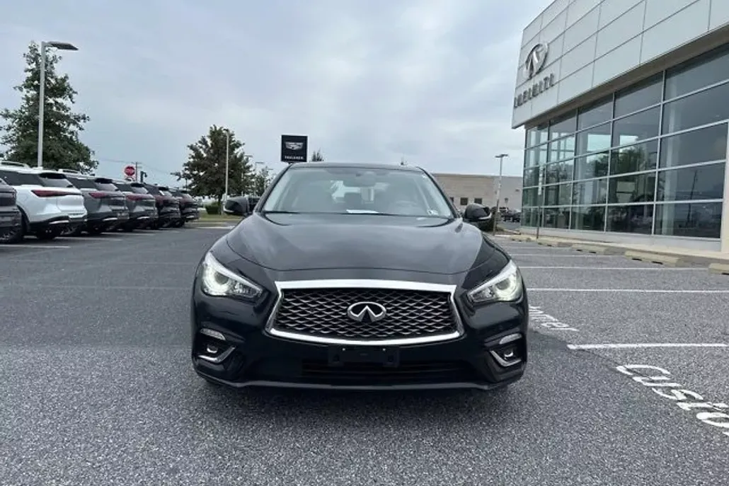 2022 Infiniti Q50 LUXE AWD photo 1