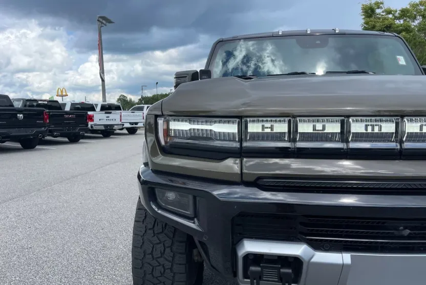 2025 Gmc Hummer EV Pickup photo 1
