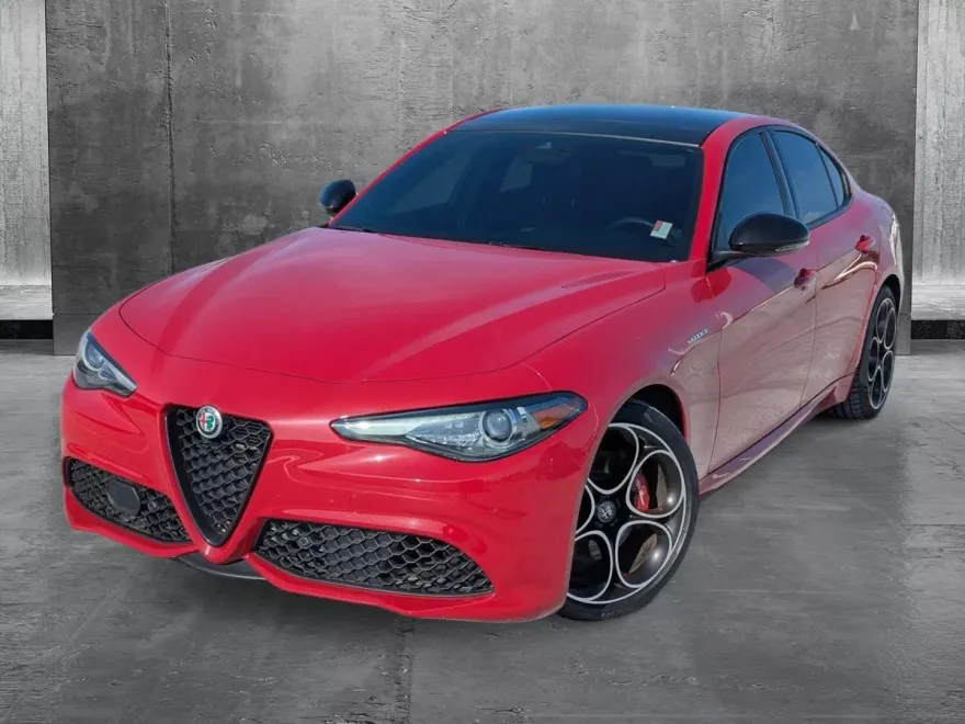 2023 Alfa Romeo Giulia Ti photo 1