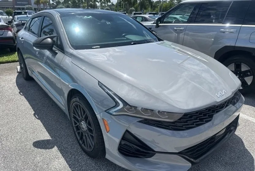 2024 Kia K5 GT-Line photo 1