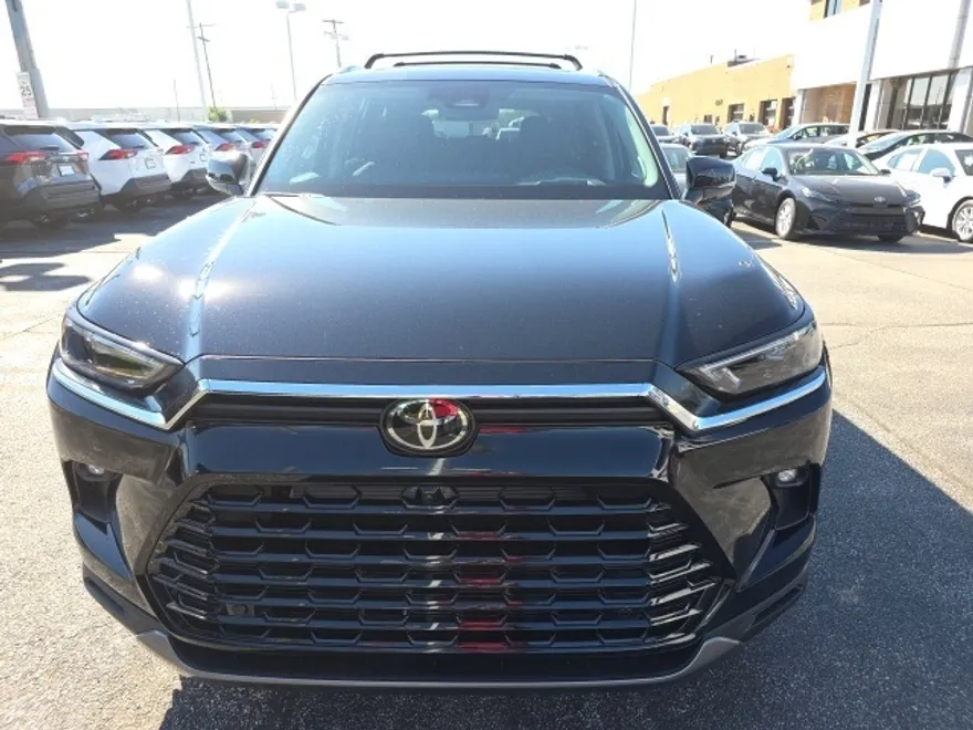 2026 Toyota Grand Highlander Platinum photo 1