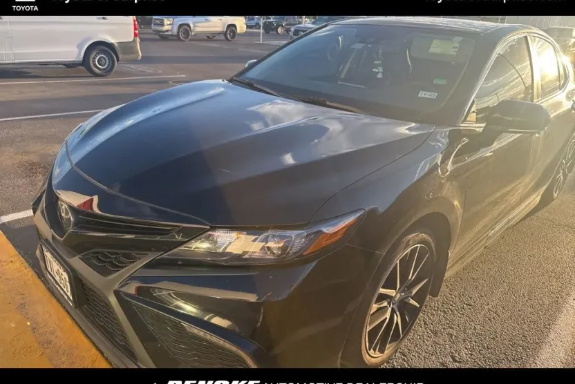 2024 Toyota Camry SE photo 1