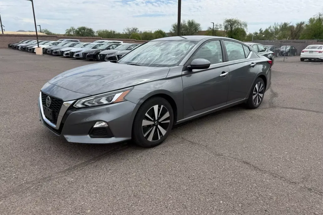 2023 Nissan Altima 2.5 SV photo 1