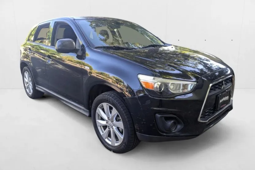 2015 Mitsubishi Outlander Sport ES photo 1