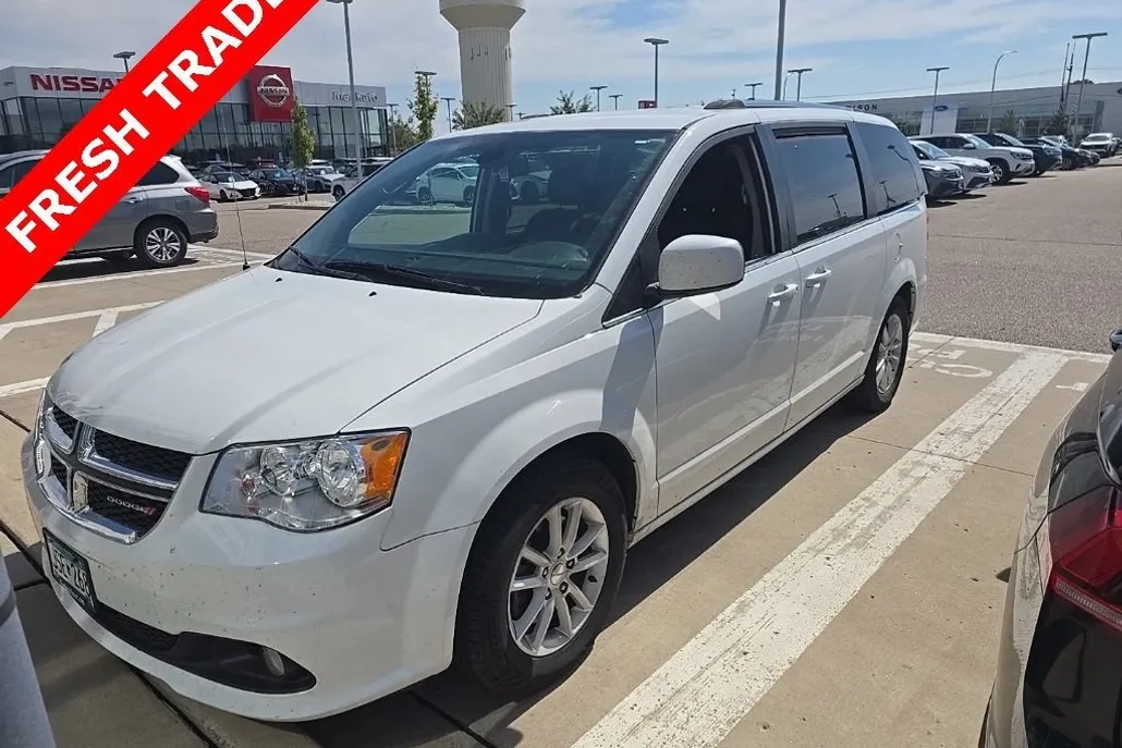 2019 Dodge Grand Caravan SXT photo 1