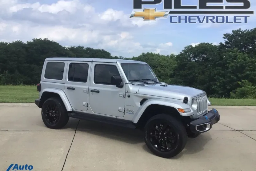 2022 Jeep Wrangler 4xe Unlimited Sahara photo 1
