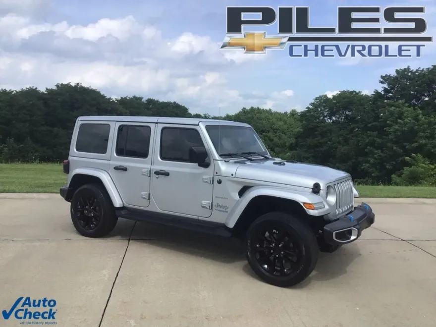 2022 Jeep Wrangler 4xe Unlimited Sahara photo 1