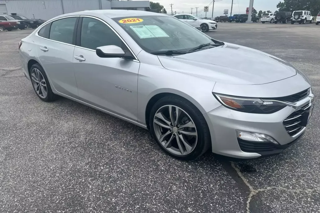 2021 Chevrolet Malibu photo 1