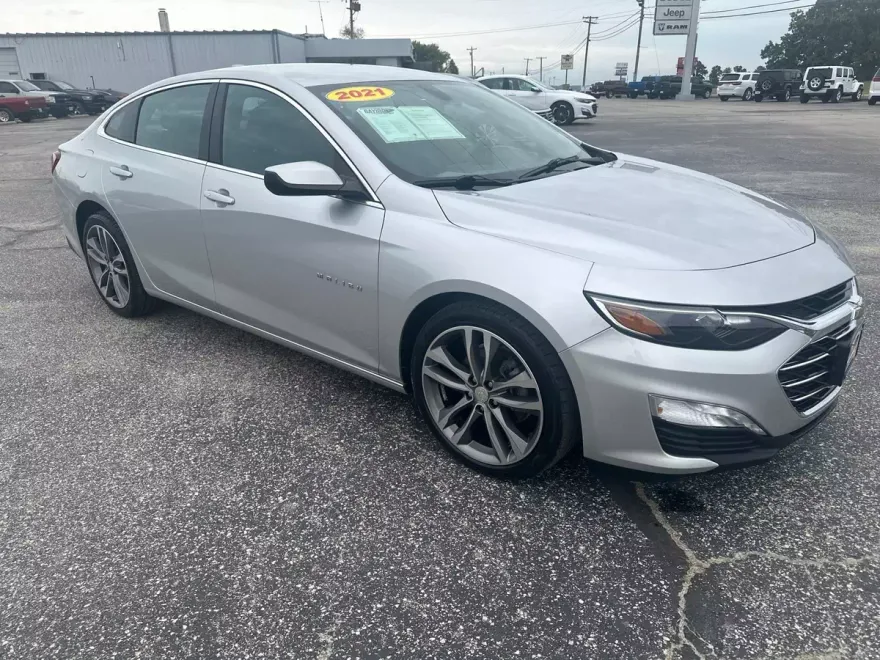 2021 Chevrolet Malibu photo 1