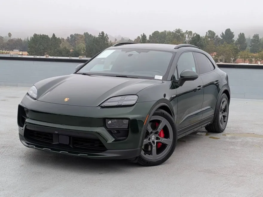 2025 Porsche Macan Electric photo 1