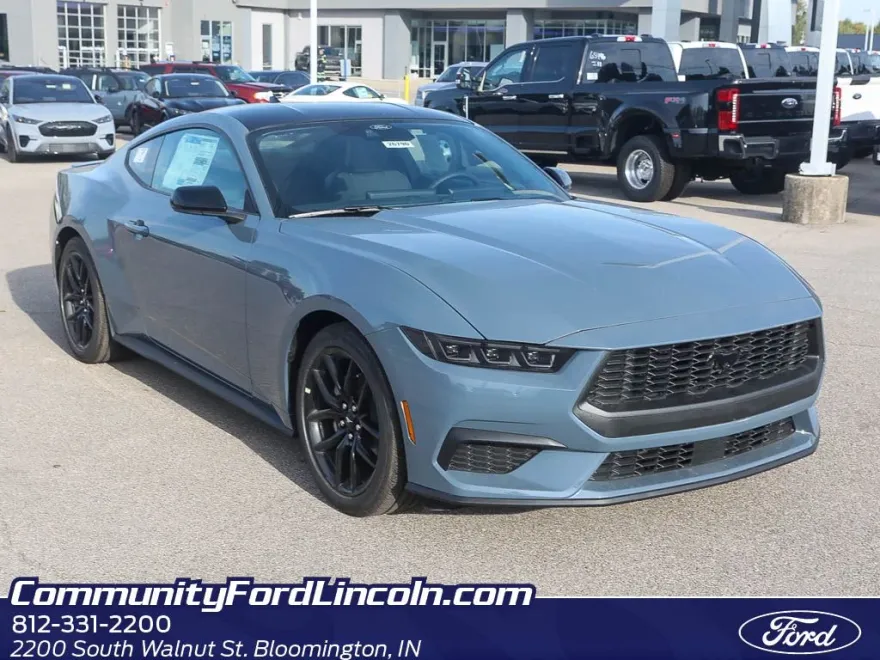 2025 Ford Mustang EcoBoost photo 1