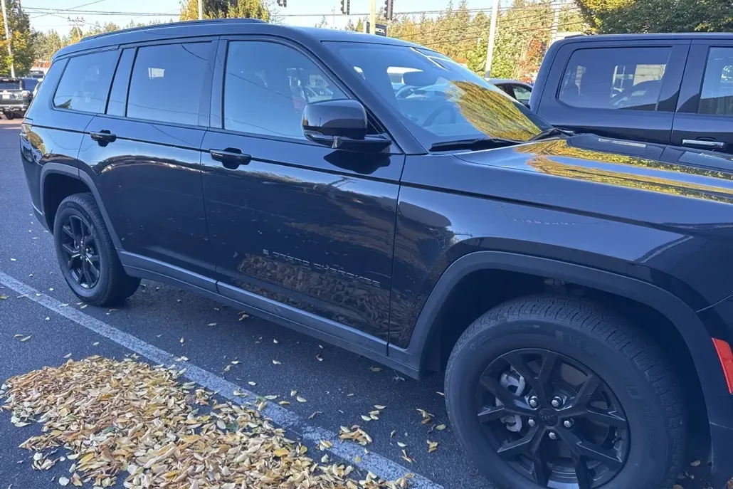 2024 Jeep Grand Cherokee Altitude photo 1