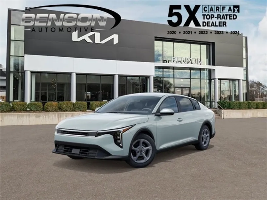 2025 Kia K4 LXS photo 1