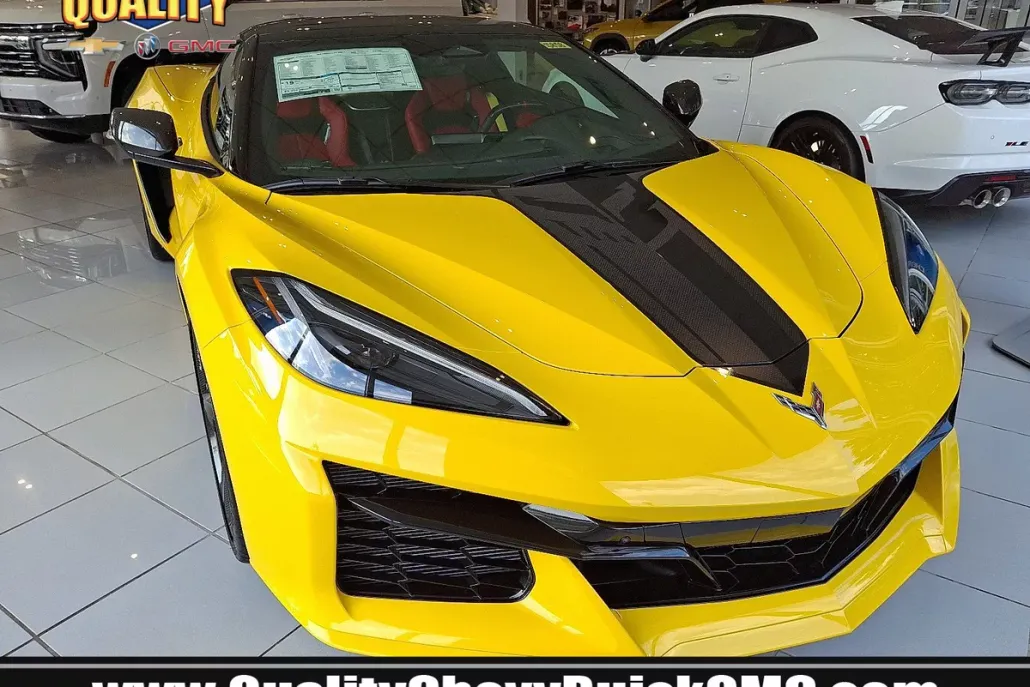 2025 Chevrolet Corvette E-Ray 3LZ Convertible photo 1