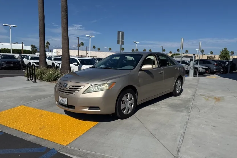 2007 Toyota Camry Base CE photo 1