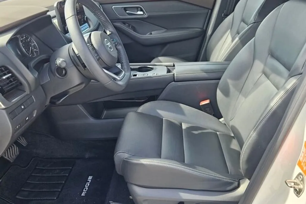 2021 Nissan Rogue SL photo 1