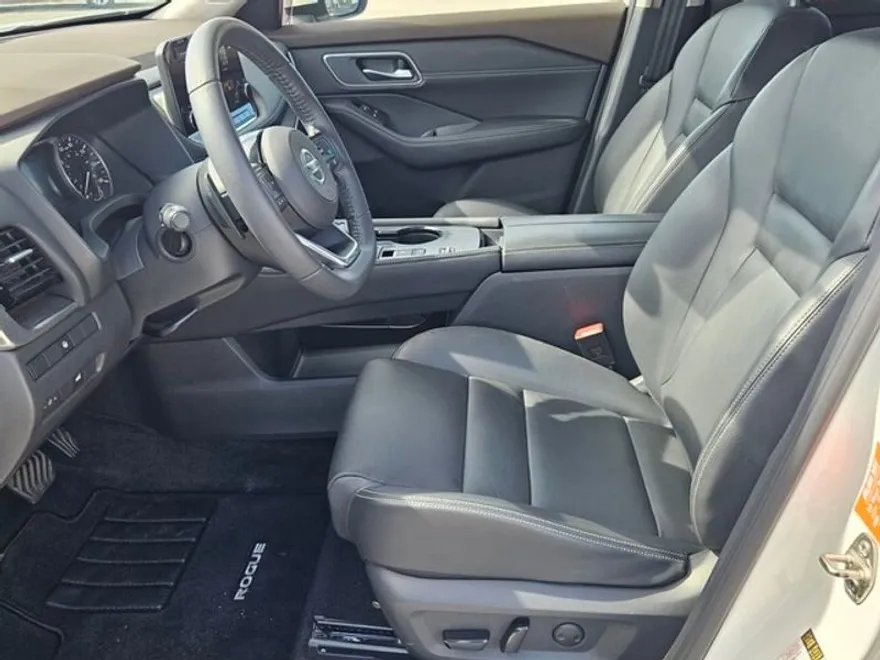2021 Nissan Rogue SL photo 1