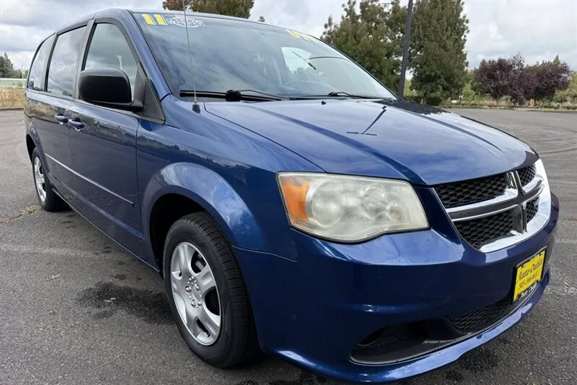 2011 Dodge Grand Caravan SE photo 1