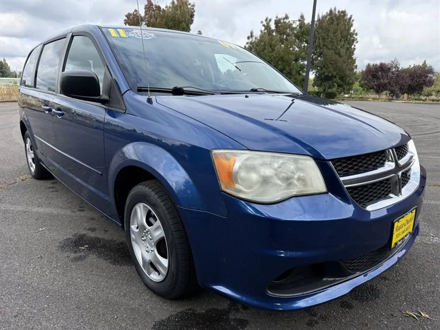 2011 Dodge Grand Caravan SE photo 1