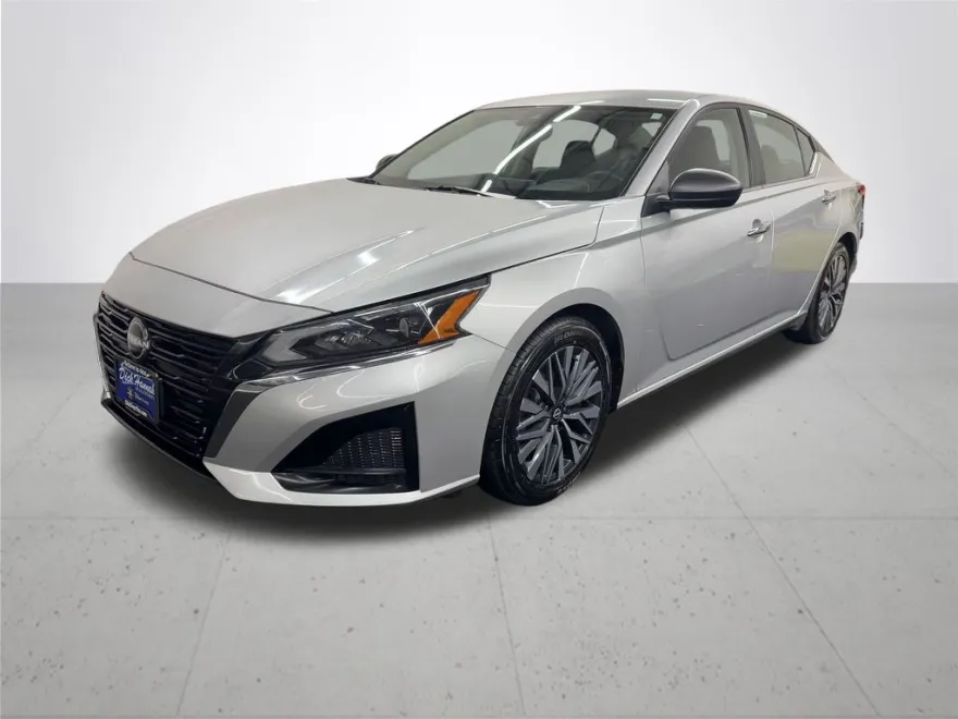2024 Nissan Altima 2.5 SV photo 1