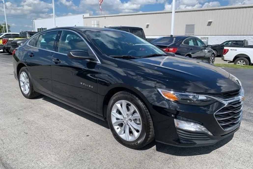2025 Chevrolet Malibu 1LT photo 1