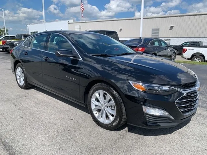 2025 Chevrolet Malibu 1LT photo 1