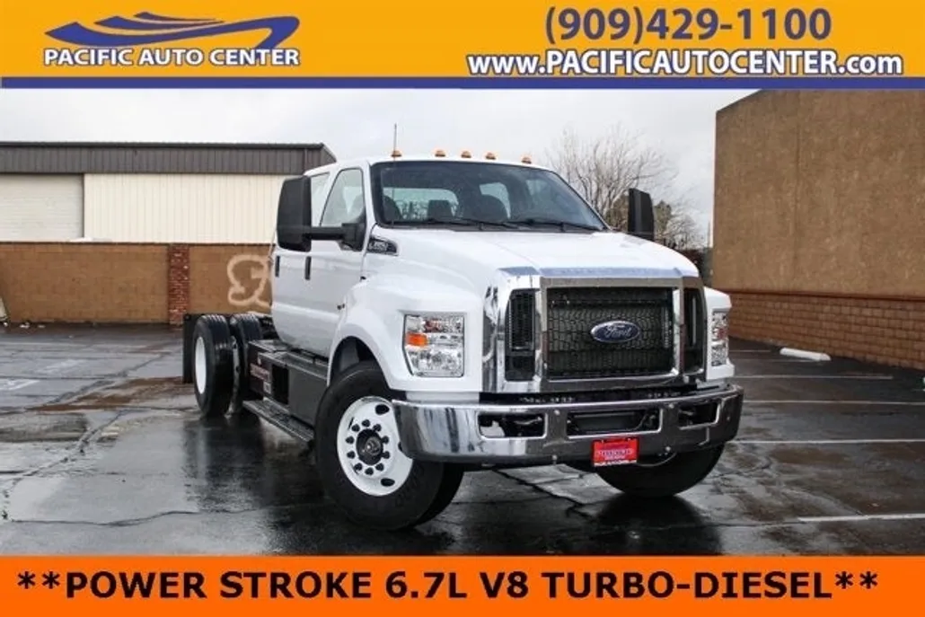 2023 Ford F-650 SuperCab photo 1
