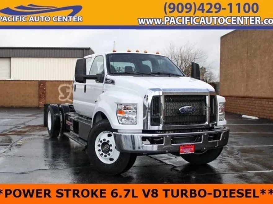 2023 Ford F-650 SuperCab photo 1