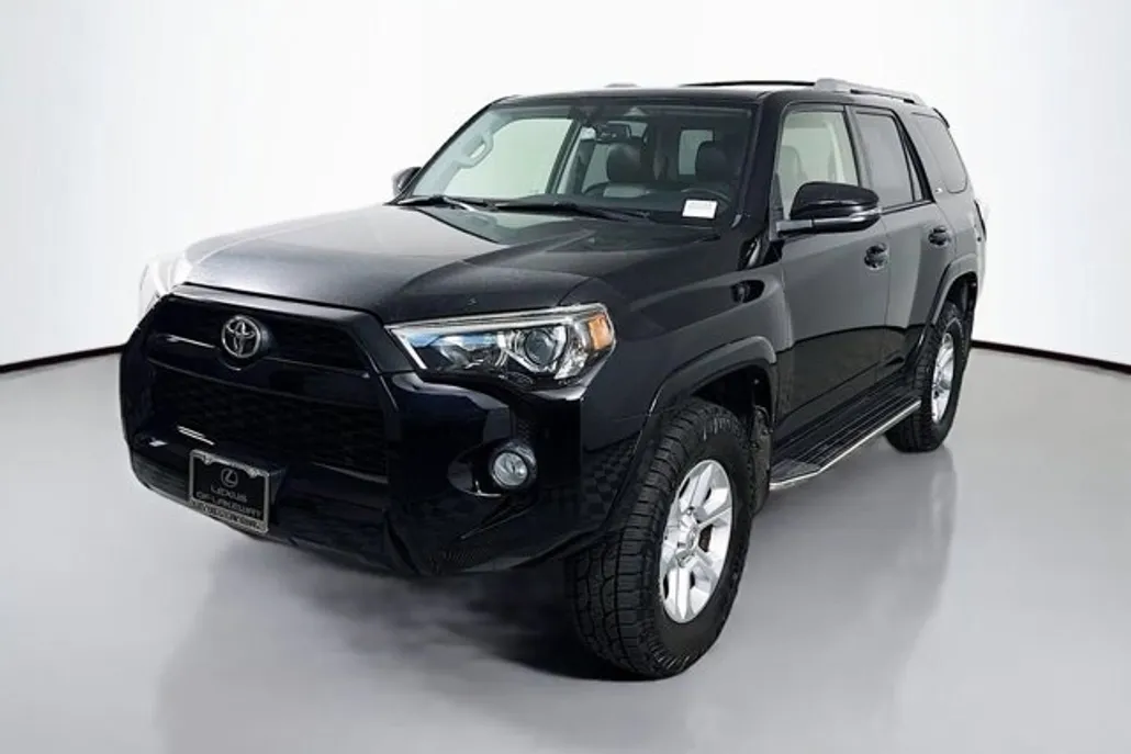 2017 Toyota 4Runner SR5 Premium photo 1